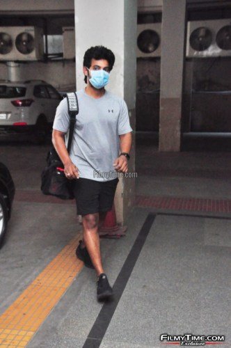 Aadi-Sai-Kumar-Latest-Gym-Photos-1