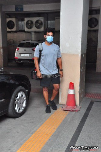 Aadi-Sai-Kumar-Latest-Gym-Photos-3