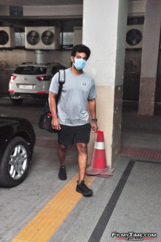 Aadi-Sai-Kumar-Latest-Gym-Photos-4
