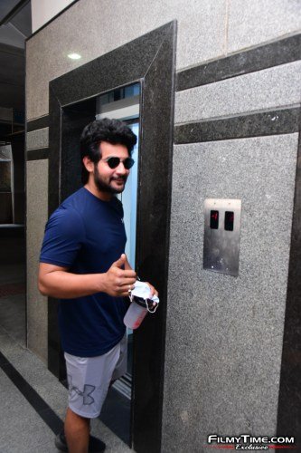 Aadi-Sai-kumar-Snapped-At-Gym-In-Hyderabad-15
