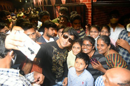 Actor-Nikhil-Siddharth-Inaugurated-Gismat-Mandi-Restaurant-in-Vijayawada-16