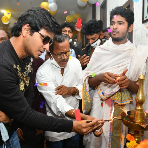 Actor-Nikhil-Siddharth-Inaugurated-Gismat-Mandi-Restaurant-in-Vijayawada-6