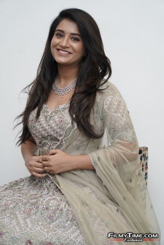 Raashi-2-31