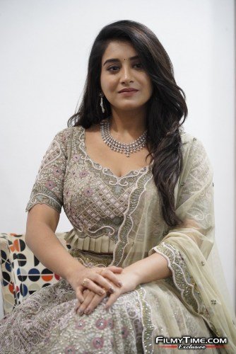 Raashi-2-37