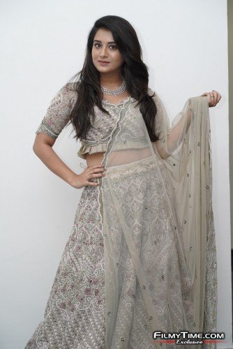 Raashi-2-8