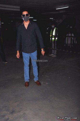 Adivi-Sesh-Snapped-Major-Teaser-launch-At-AMB-Cinemas-13