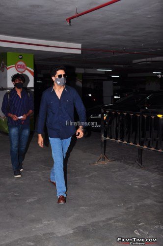 Adivi-Sesh-Snapped-Major-Teaser-launch-At-AMB-Cinemas-3