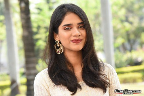 Tanvi-Akaanksha-18