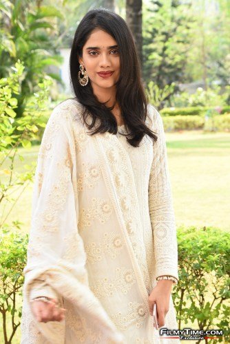 Tanvi-Akaanksha-5