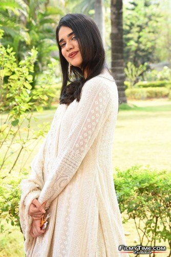 Tanvi-Akaanksha-7