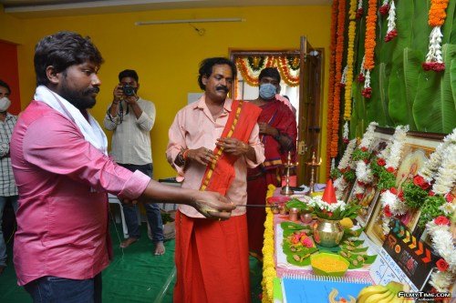 Aadi-avika-Gor-Amaran-Movie-Opening-15