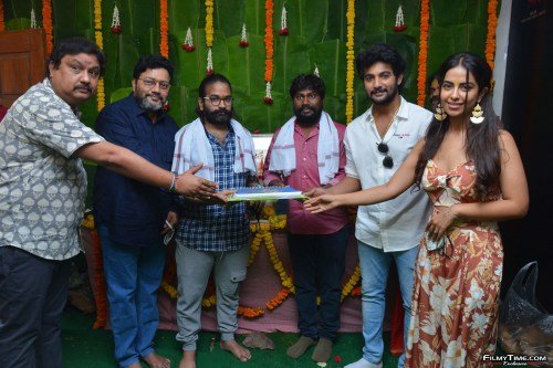Aadi-avika-Gor-Amaran-Movie-Opening-2