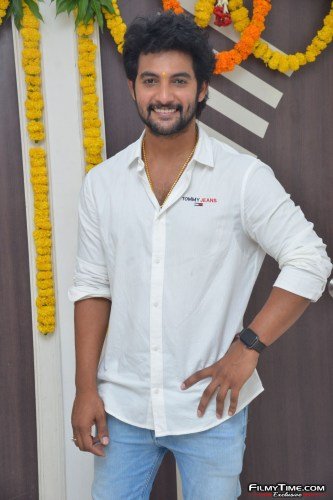 Aadi-avika-Gor-Amaran-Movie-Opening-28