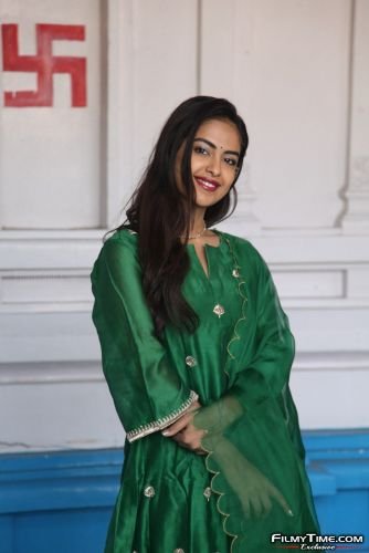 Avika-Gor-at-movie-opening-10