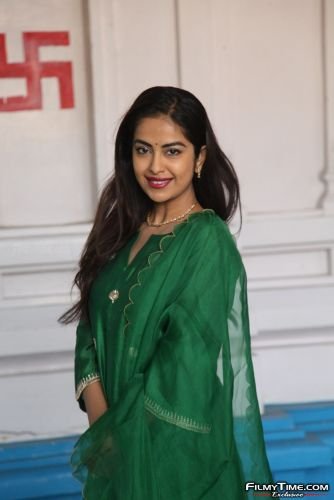 Avika-Gor-at-movie-opening-12