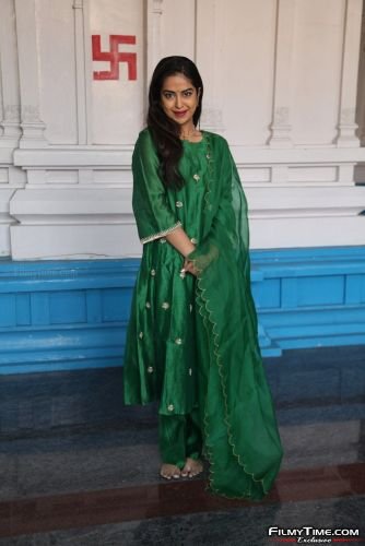 Avika-Gor-at-movie-opening-16