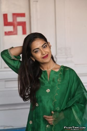 Avika-Gor-at-movie-opening-18