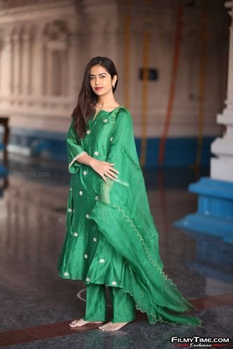 Avika-Gor-at-movie-opening-3