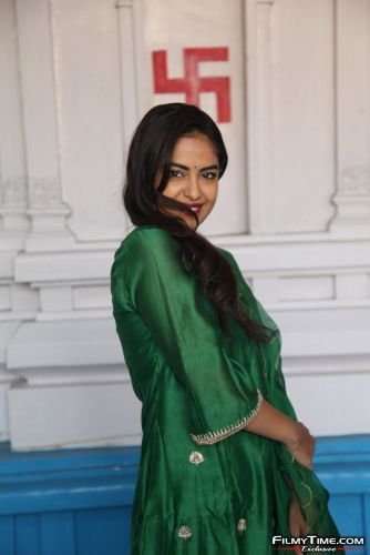 Avika-Gor-at-movie-opening-36