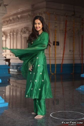 Avika-Gor-at-movie-opening-37