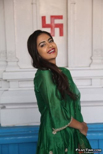 Avika-Gor-at-movie-opening-4
