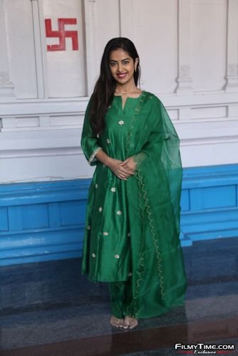 Avika-Gor-at-movie-opening-6