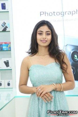 Actress-Chandhini-Bhagwanani-Actress-Prachi-Thaker-Top-Model-Honey-Chowdhary-Exclusive-Pics-7