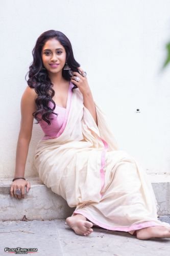 dakkshi-guttikonda-photos-20