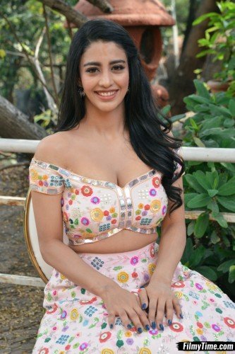 Daksha-Nagarkar-photos-bangarraju-promotionsDaksha-Nagarkar-photos-bangarraju-promotions-15