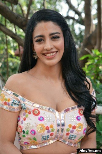 Daksha-Nagarkar-photos-bangarraju-promotionsDaksha-Nagarkar-photos-bangarraju-promotions-9