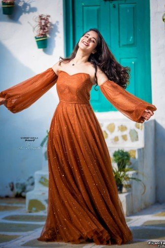 Deepthi-Sunaina-latest-photos-13