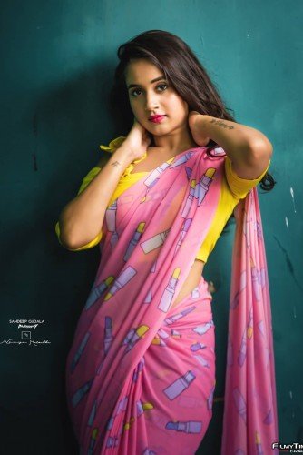 Deepthi-Sunaina-latest-photos-15