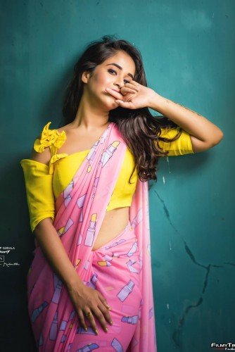 Deepthi-Sunaina-latest-photos-19