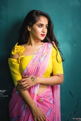 Deepthi-Sunaina-latest-photos-23