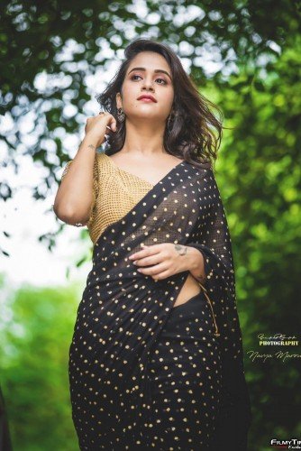 Deepthi-Sunaina-latest-photos-25