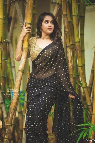 Deepthi-Sunaina-latest-photos-30