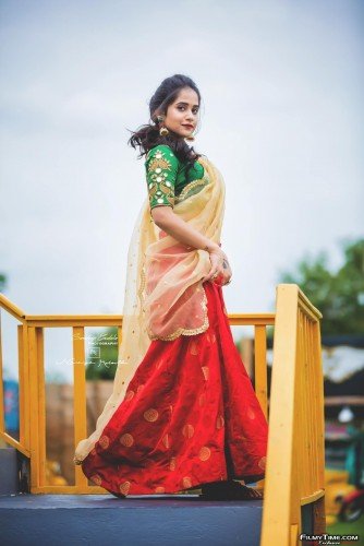 Deepthi-Sunaina-latest-photos-37