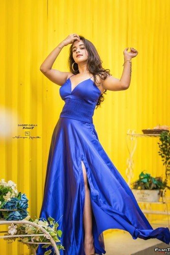 Deepthi-Sunaina-latest-photos-4