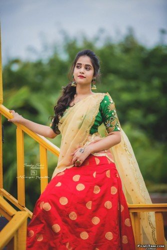 Deepthi-Sunaina-latest-photos-40