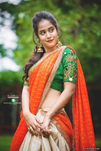 Deepthi-Sunaina-latest-photos-43