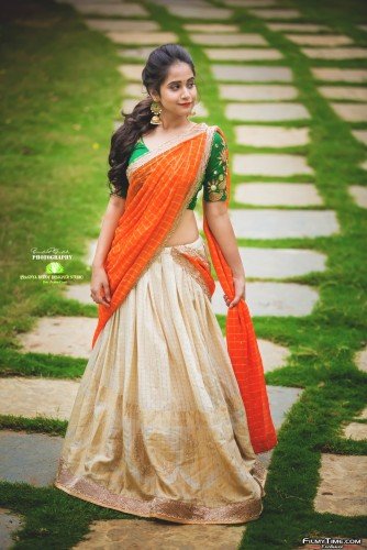 Deepthi-Sunaina-latest-photos-44