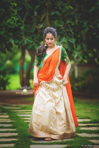 Deepthi-Sunaina-latest-photos-46