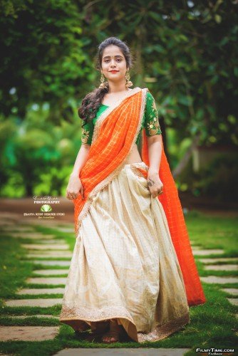 Deepthi-Sunaina-latest-photos-48