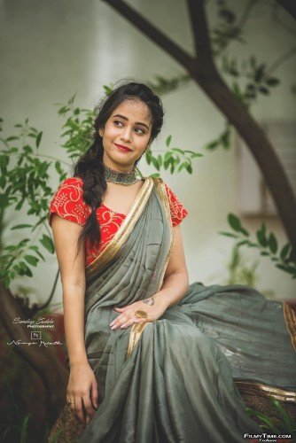 Deepthi-Sunaina-latest-photos-49