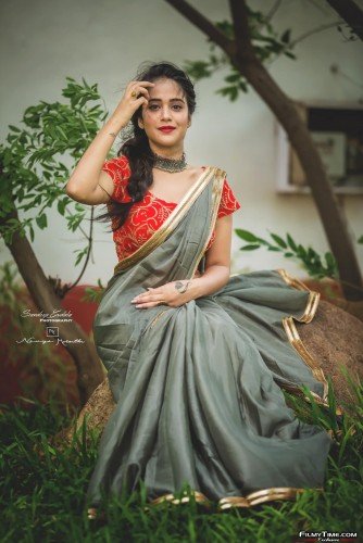 Deepthi-Sunaina-latest-photos-53