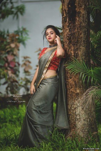 Deepthi-Sunaina-latest-photos-58