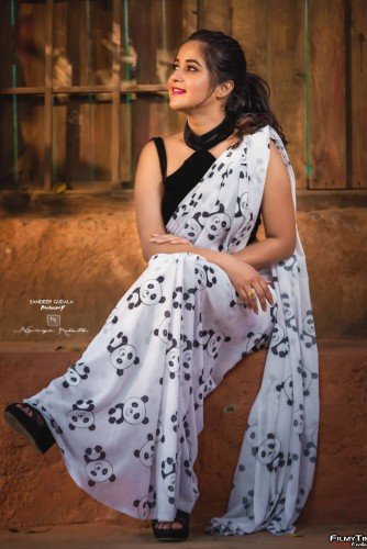 Deepthi-Sunaina-latest-photos-67