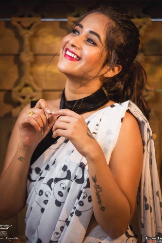 Deepthi-Sunaina-latest-photos-69