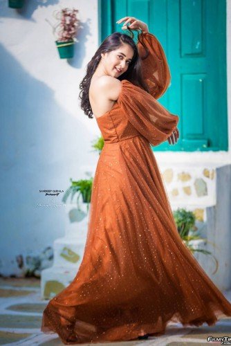 Deepthi-Sunaina-latest-photos-7