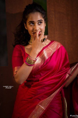 Deepthi-Sunaina-latest-photos-80